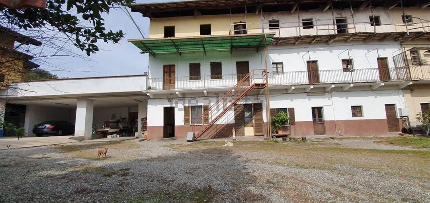 Chalet pareado en Cureggio