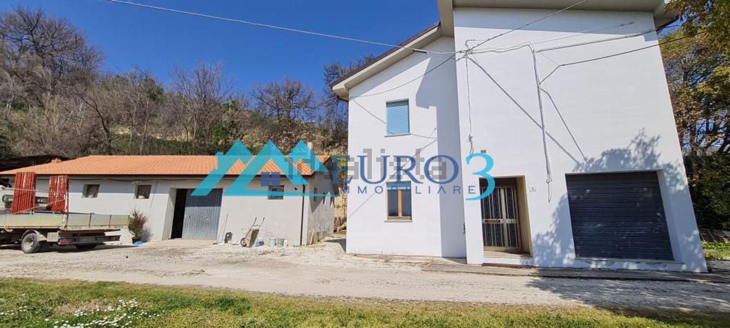 Villetta indipendente a Carassai