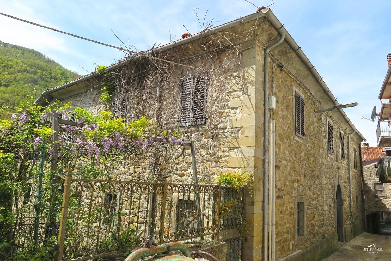 Casa de pueblo en Comano