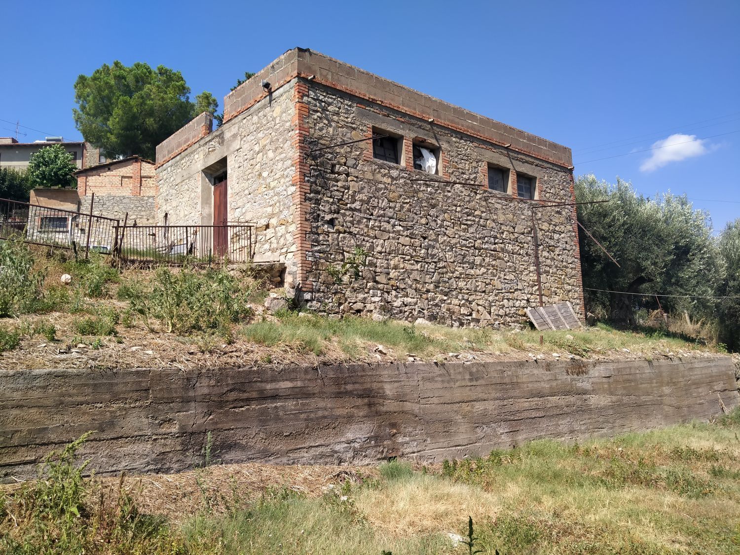 Rustici e casali a Savino, Magione