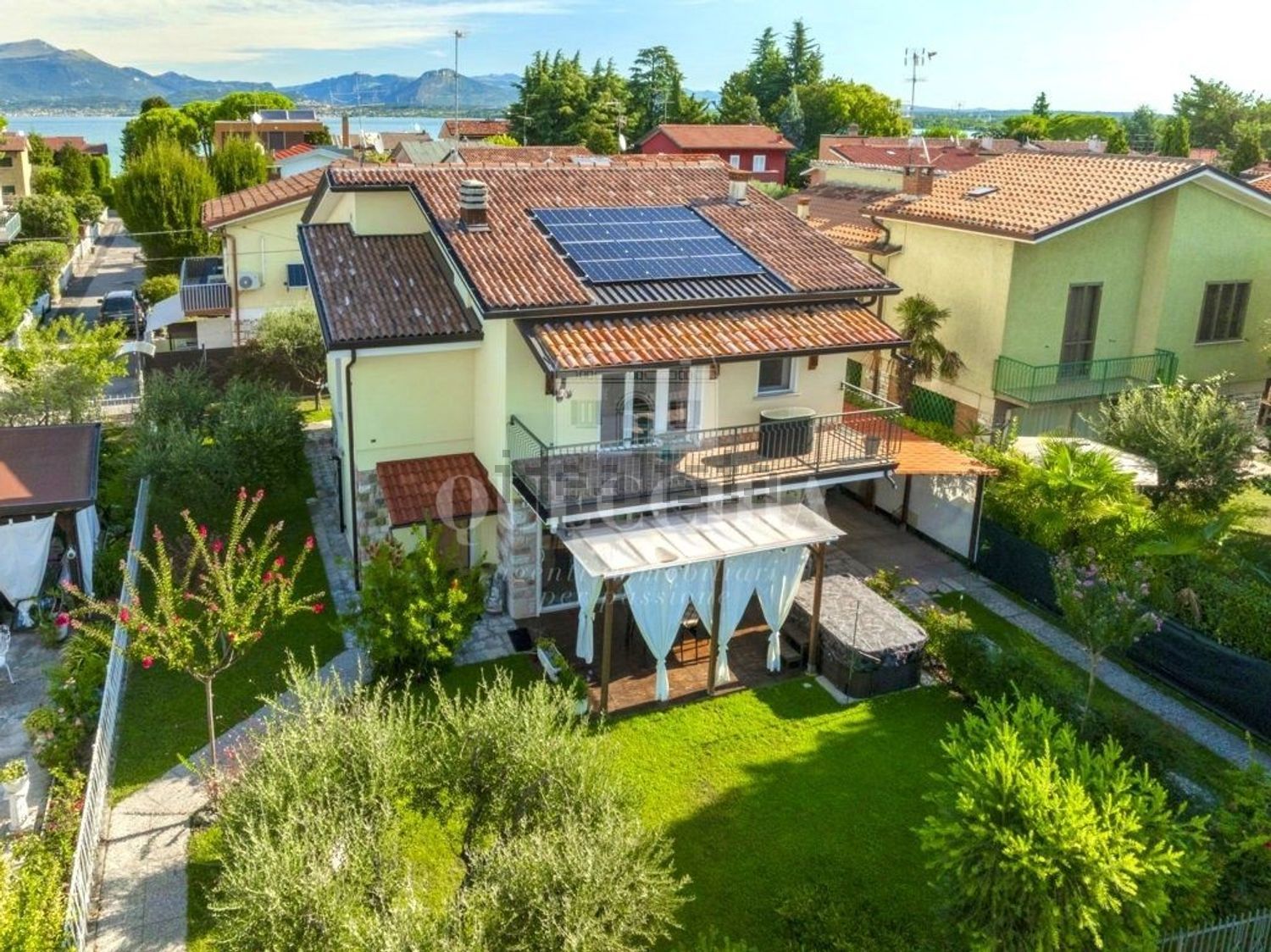 Case e ville a San Benedetto di Lugana, Peschiera del Garda