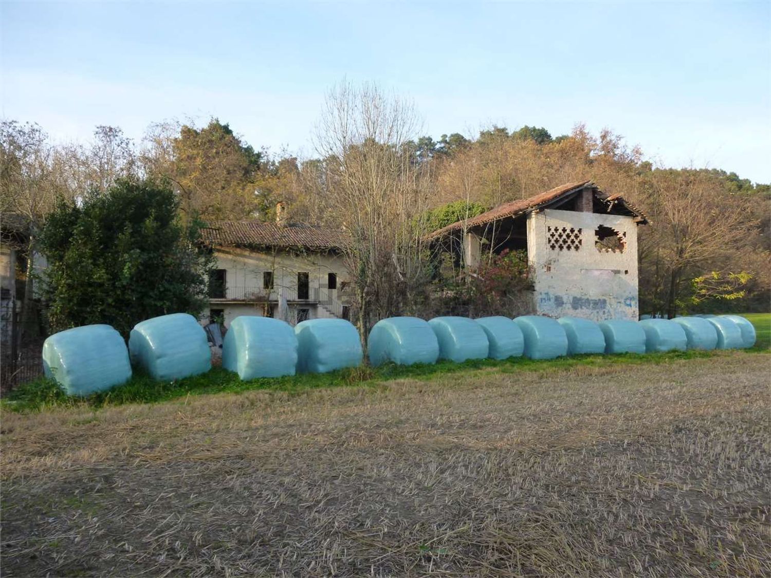 Rustici e casali a Oleggio Castello