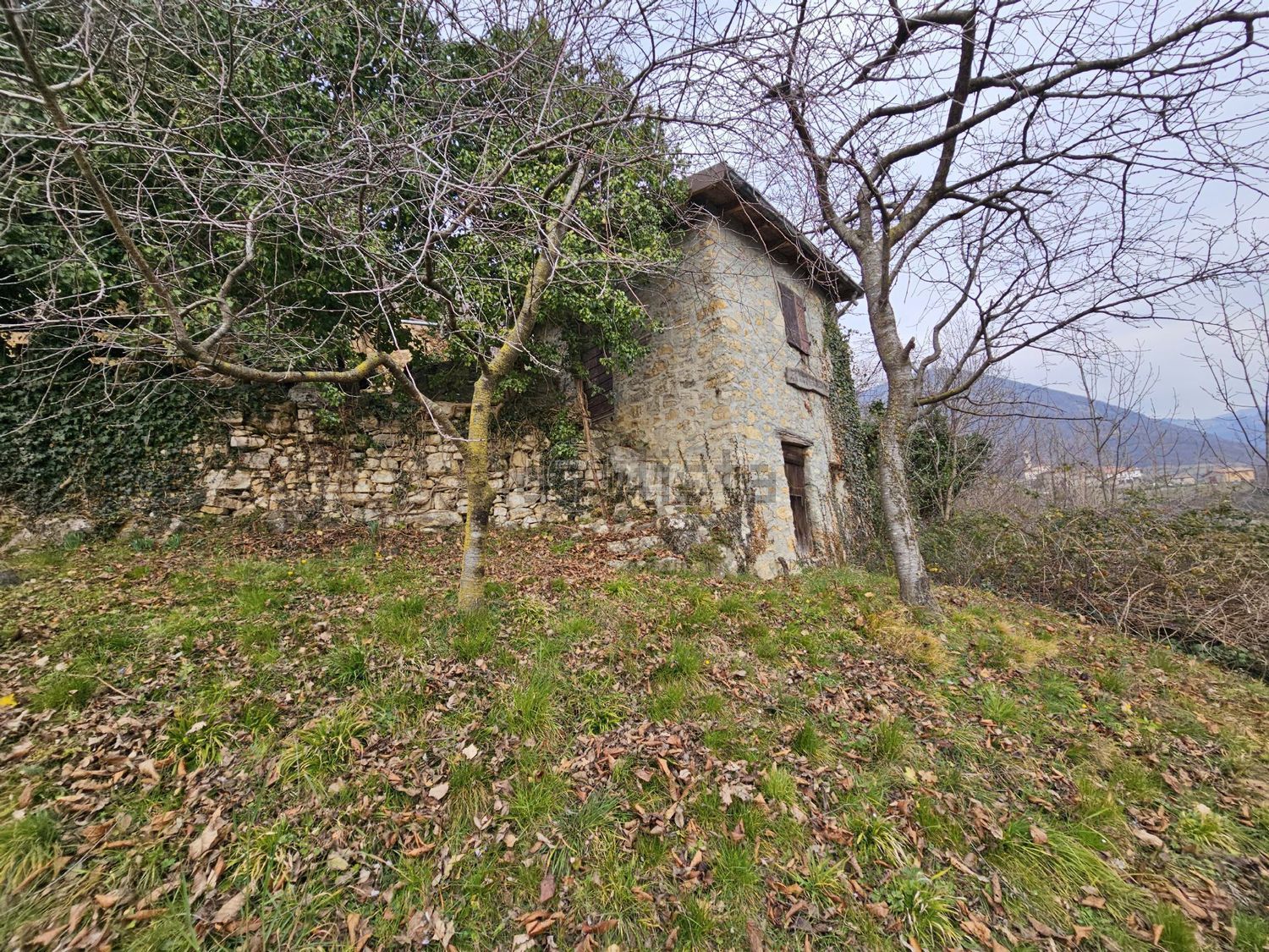Rustici e casali a Adrara San Martino