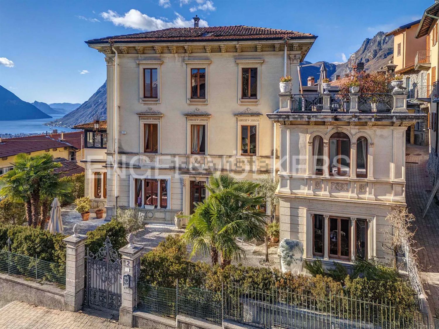 Maisons ou villas à Carlazzo