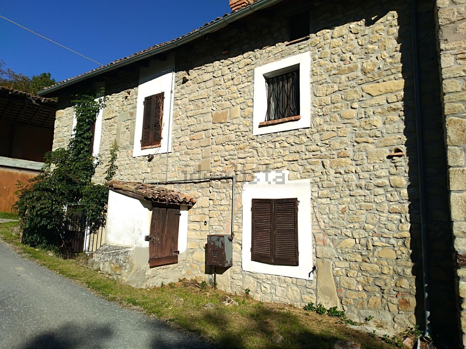 Casa di paese a Colli Verdi