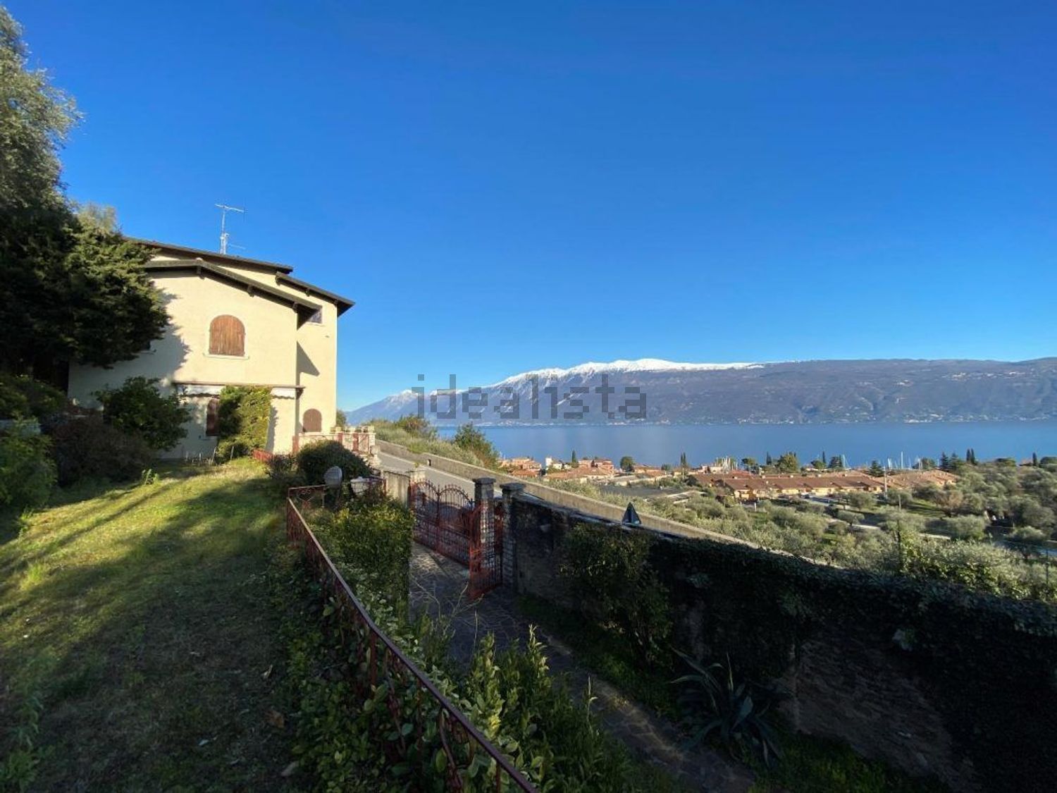 Case e ville a Gargnano