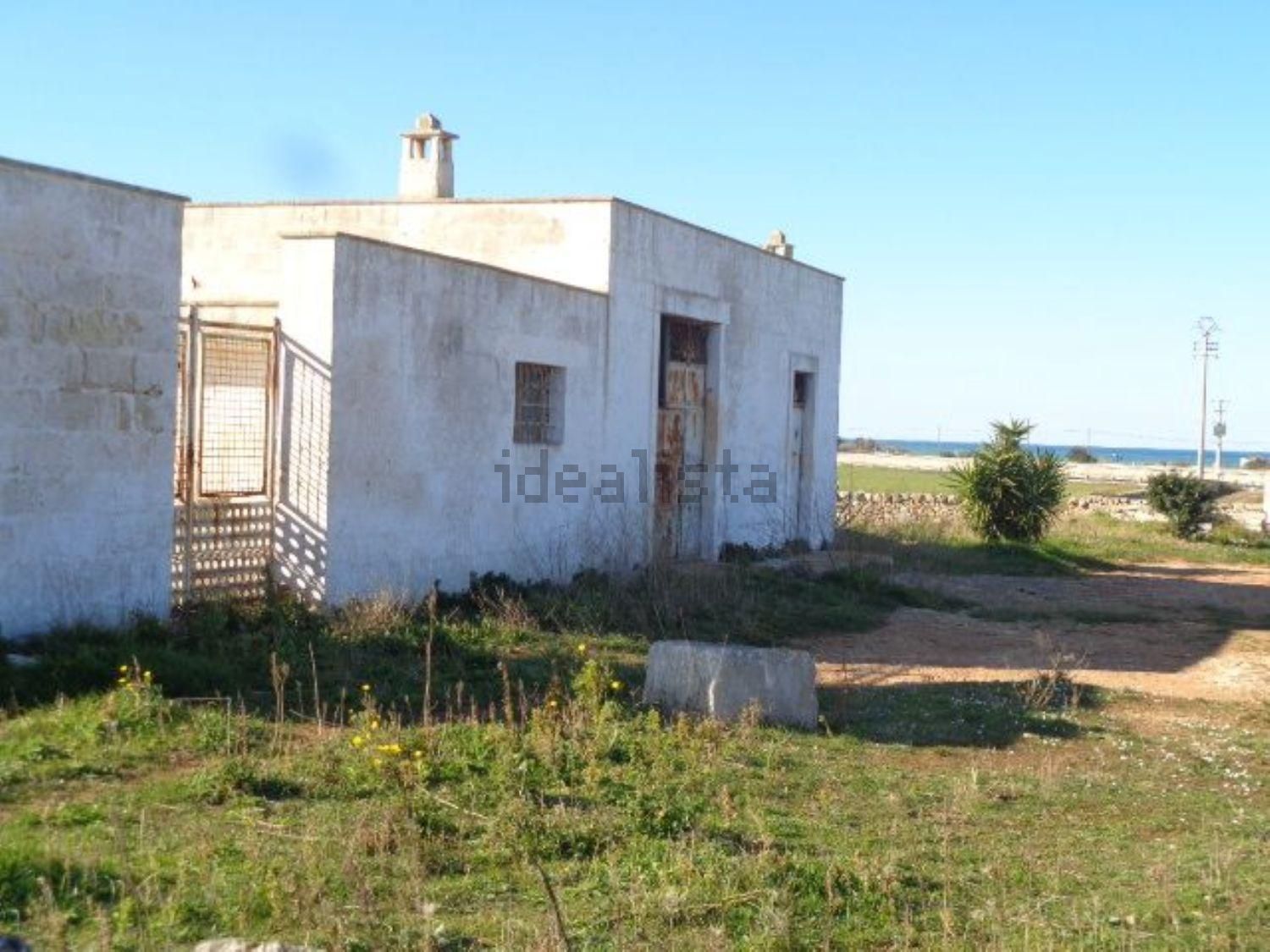 Rustici e casali a Ostuni Costa, Ostuni