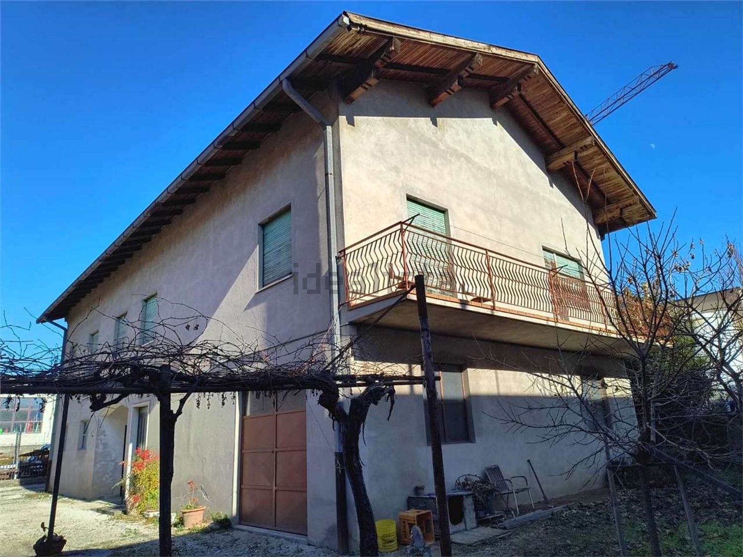 Detached house in Isera