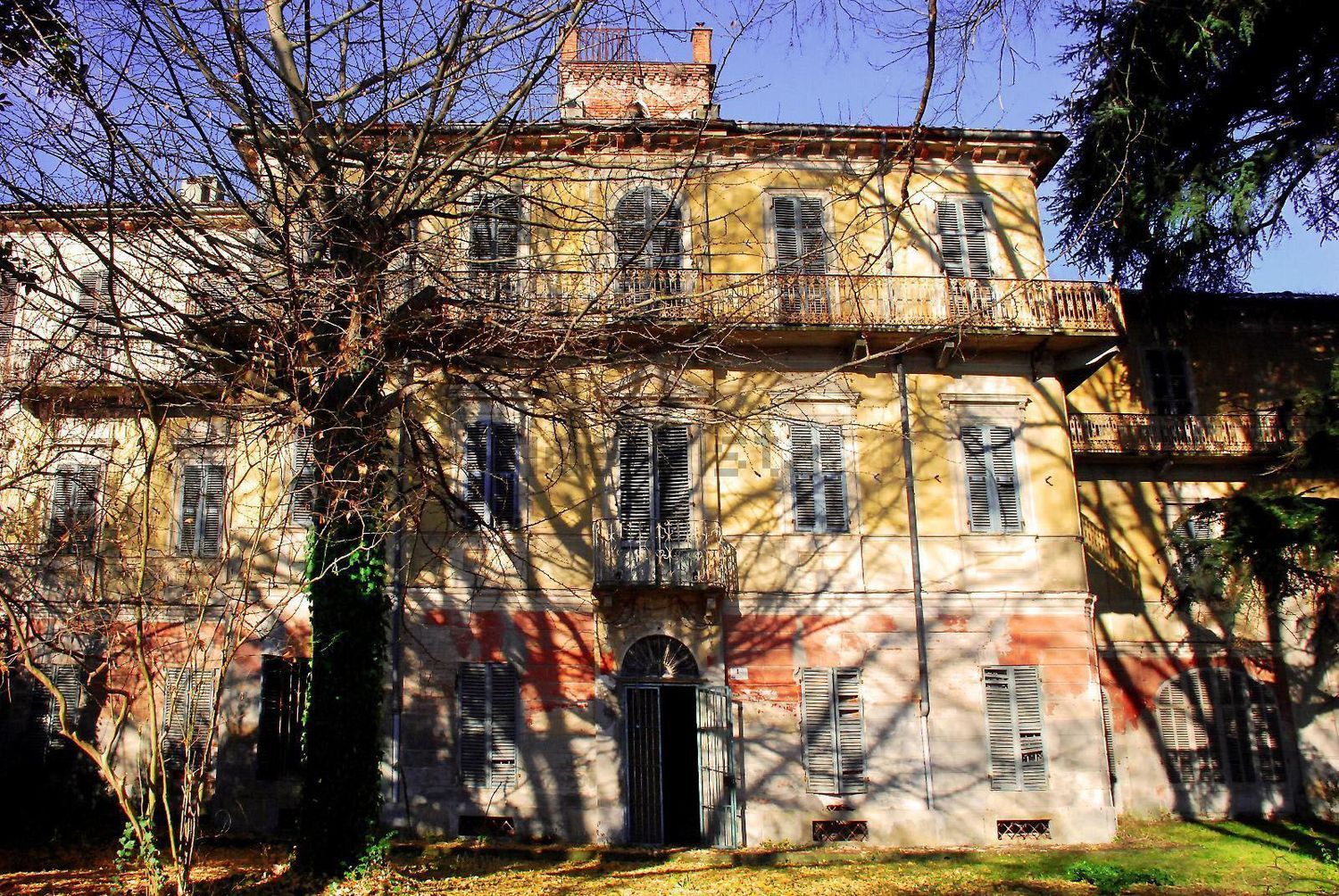 Häuser in Sud, Asti