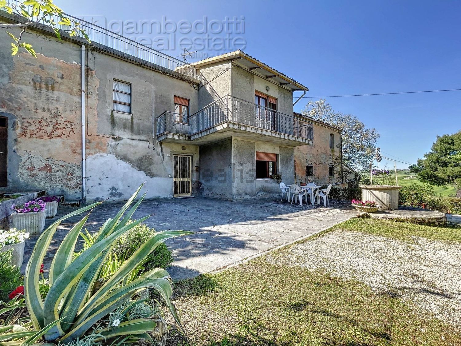 Country home in Petriano