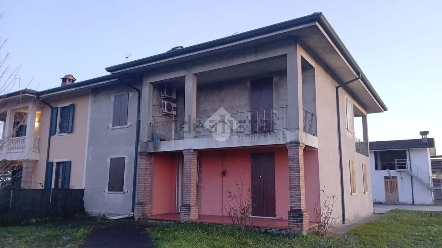 Villetta bifamiliare a Isorella