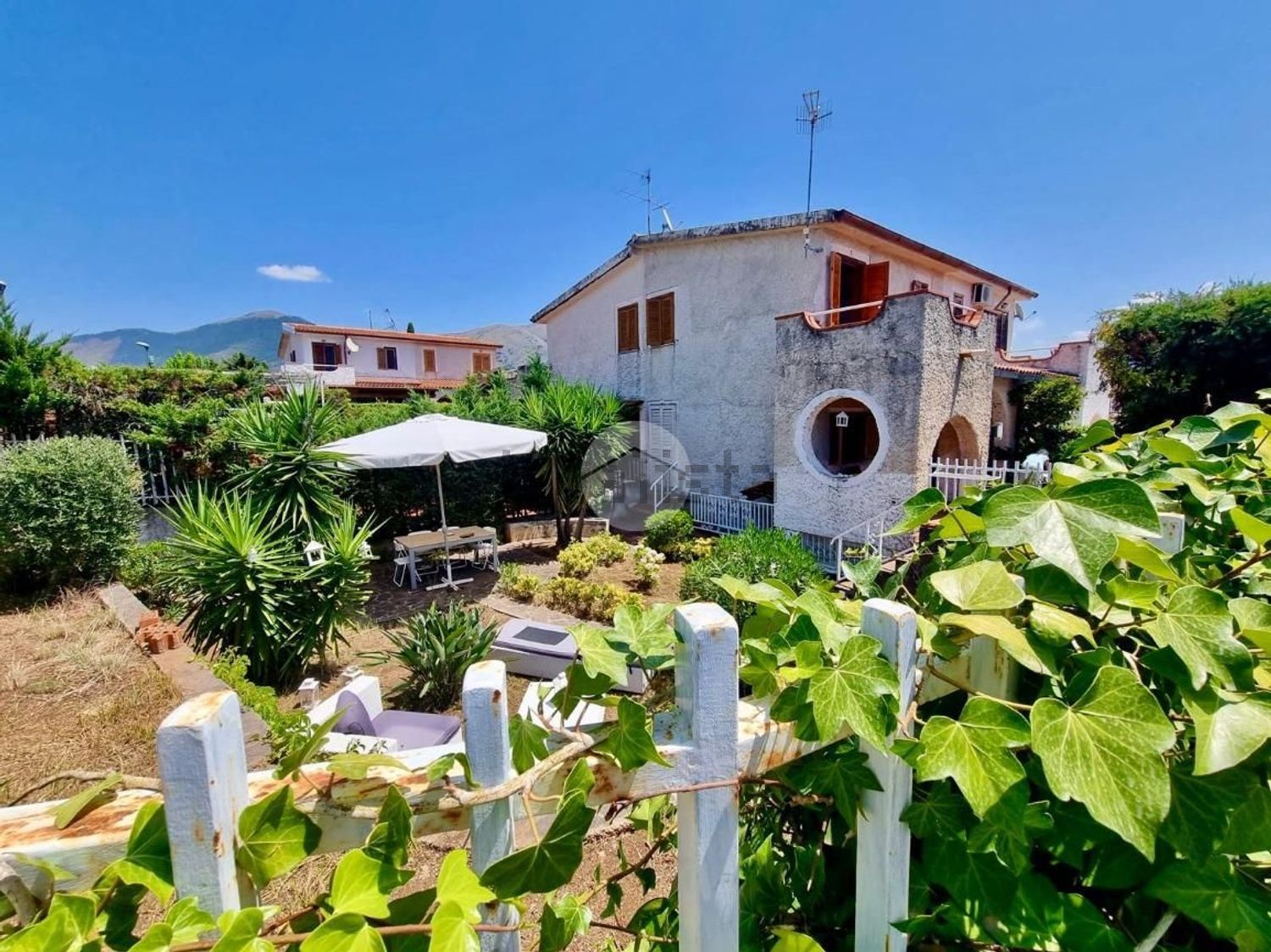 Case e ville a San Nicola Arcella
