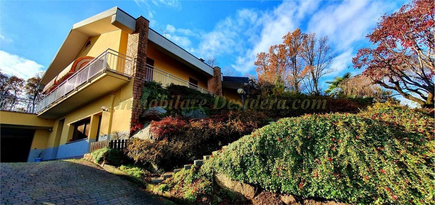 Case e ville a Beati - Pozzola, Castelletto sopra Ticino