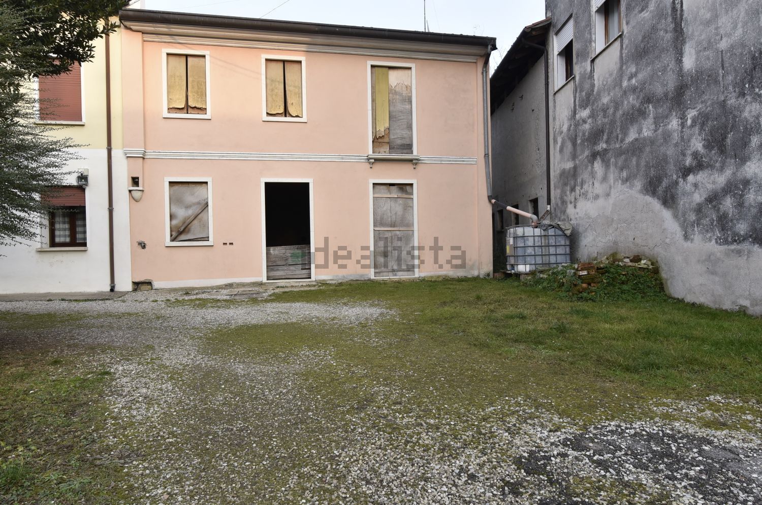 Moradia geminada em Romano d'Ezzelino