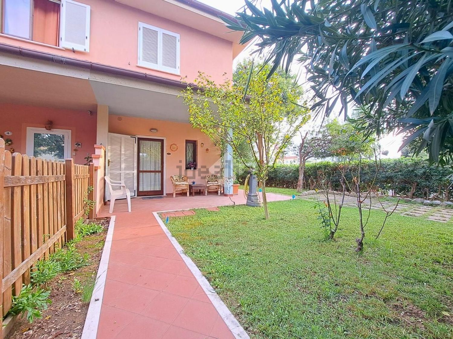 Flat in 167 Ovest-Campi Alti, Follonica