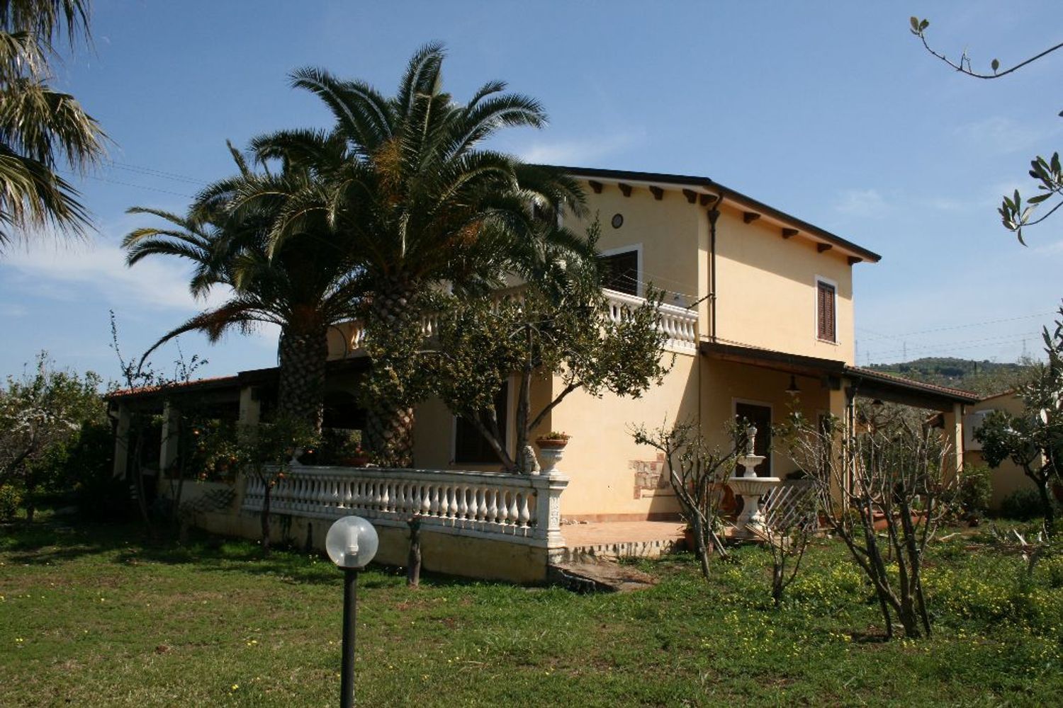 Houses in Campofelice di Roccella