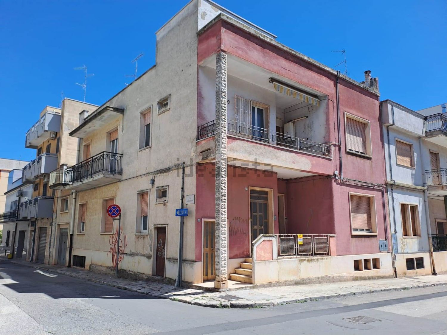 Detached house in Acquaviva delle Fonti