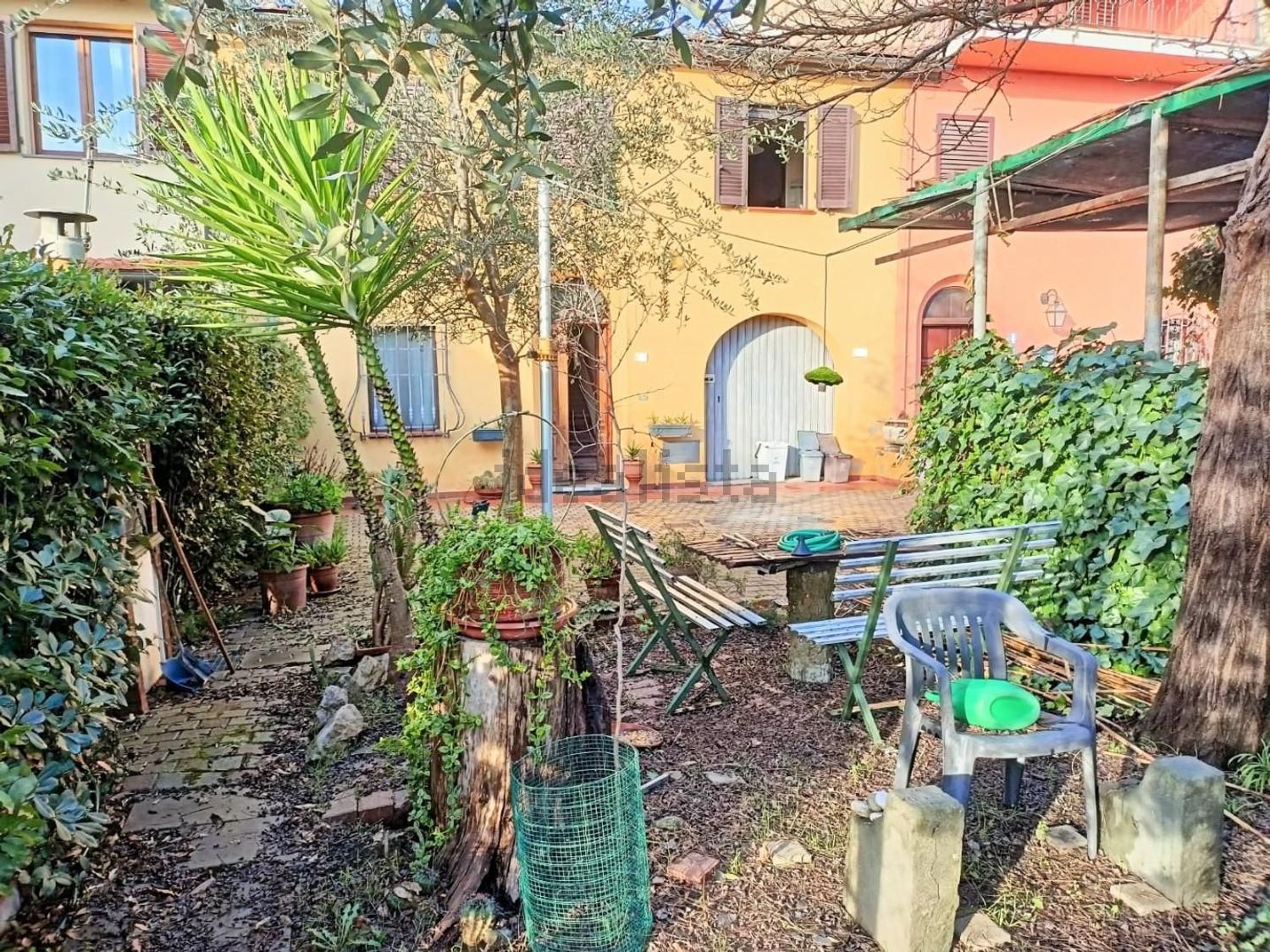 Reihenhaus in Vicopisano