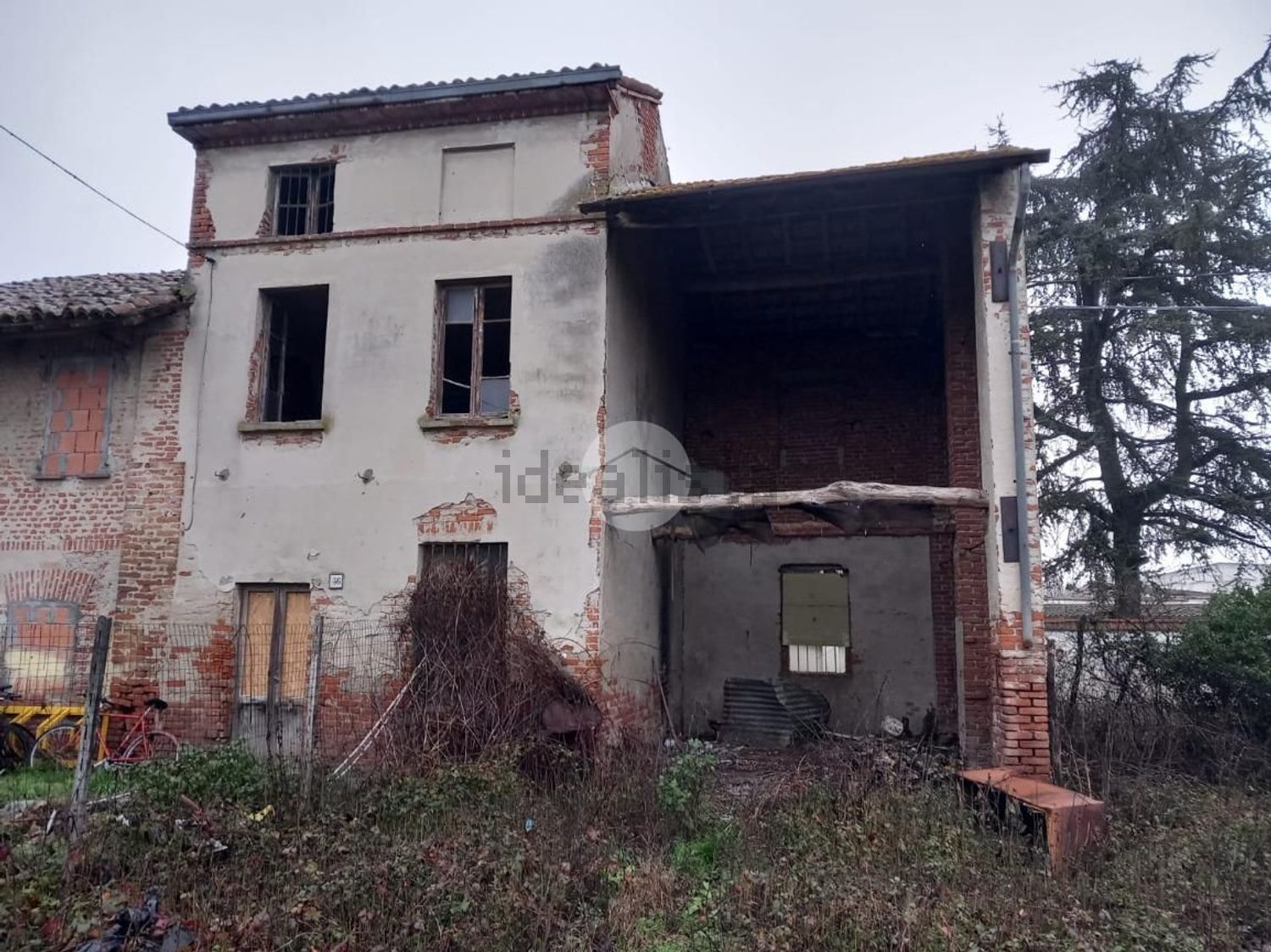 Rustici e casali a Badia Pavese