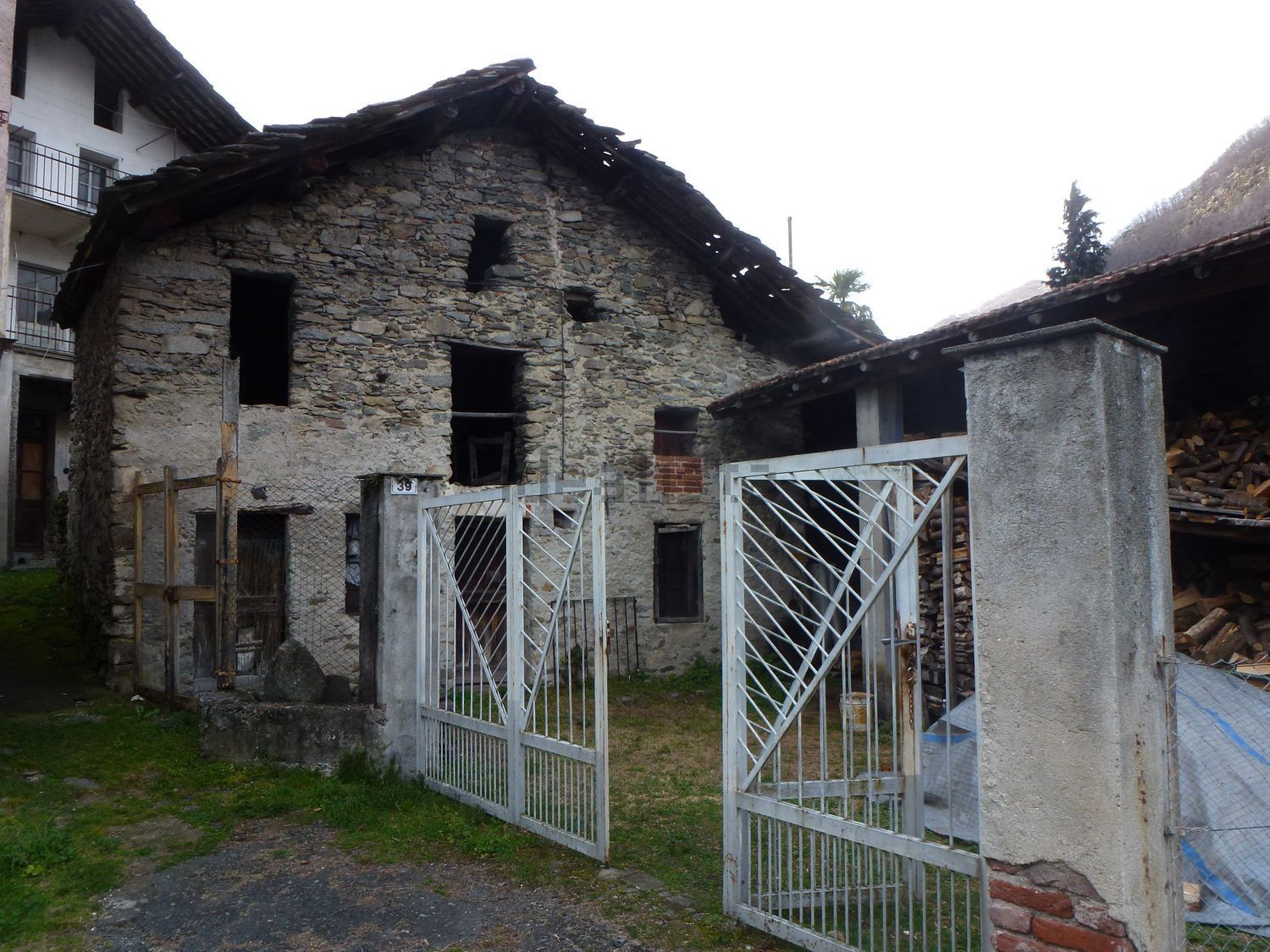 Quintas e casas rústicas em Pont Canavese