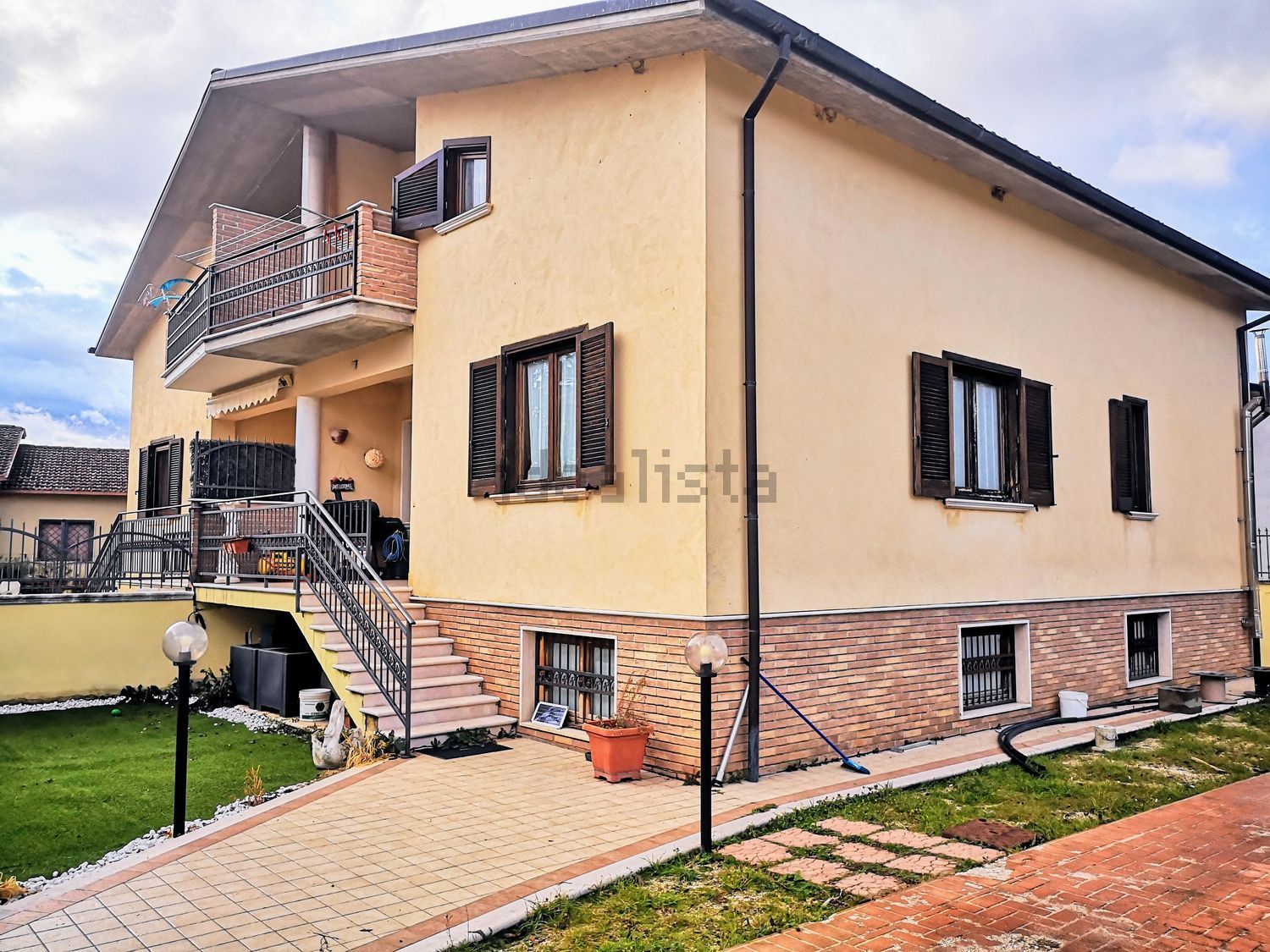 Semi-detached house in Magliano de' Marsi