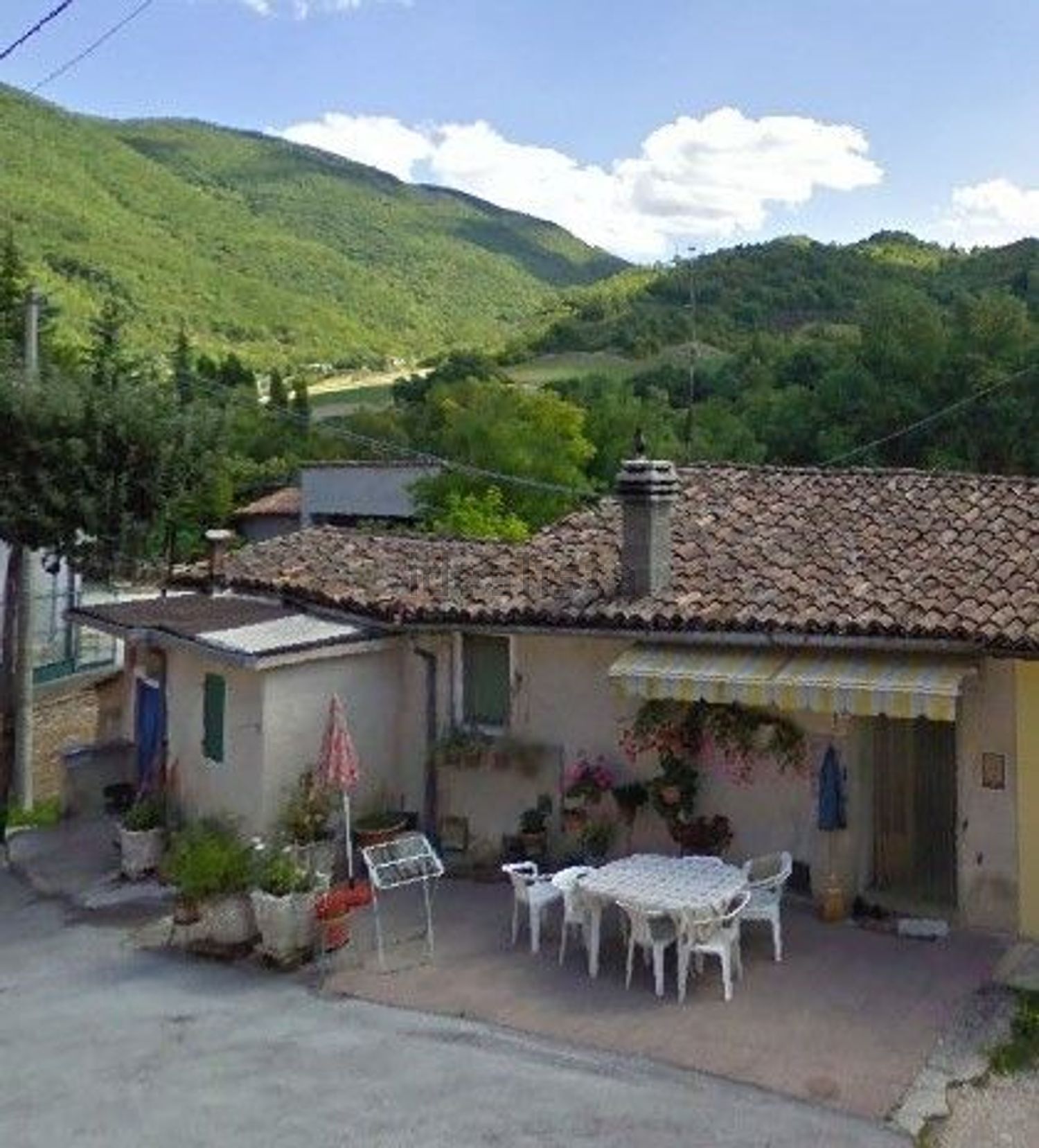 Casa di paese a Matelica