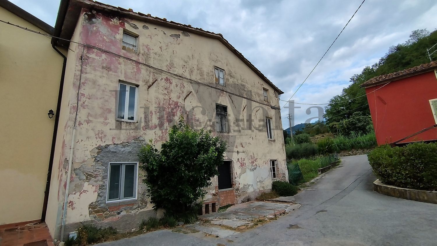 Semi-detached house in Area San Pietro - Antraccoli, Lucca