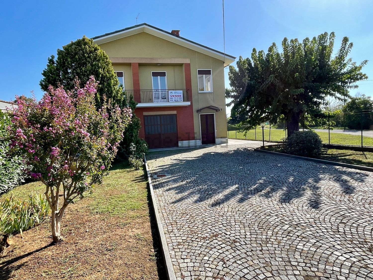 Villetta bifamiliare a Piozzo
