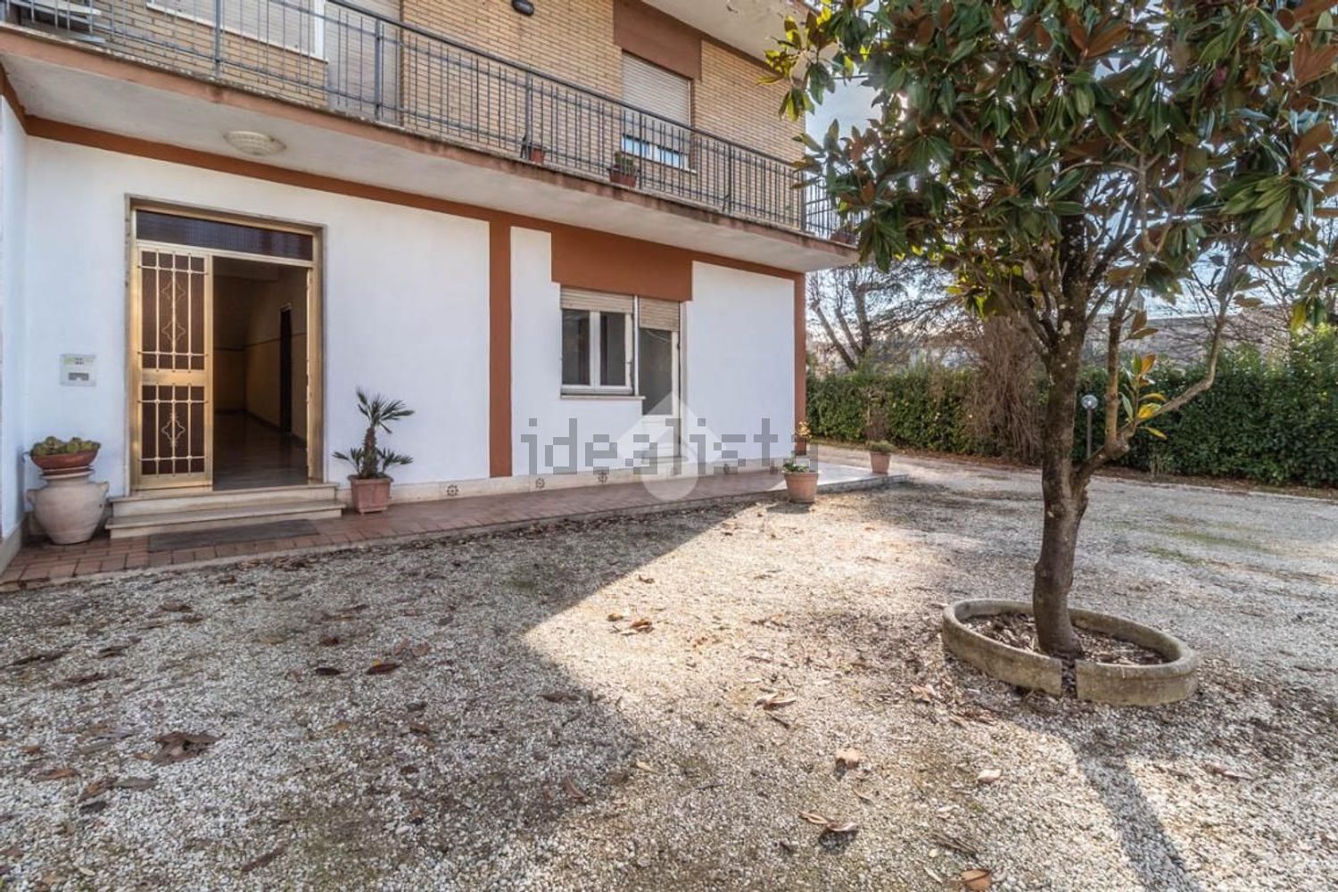 Villetta bifamiliare a Capranica