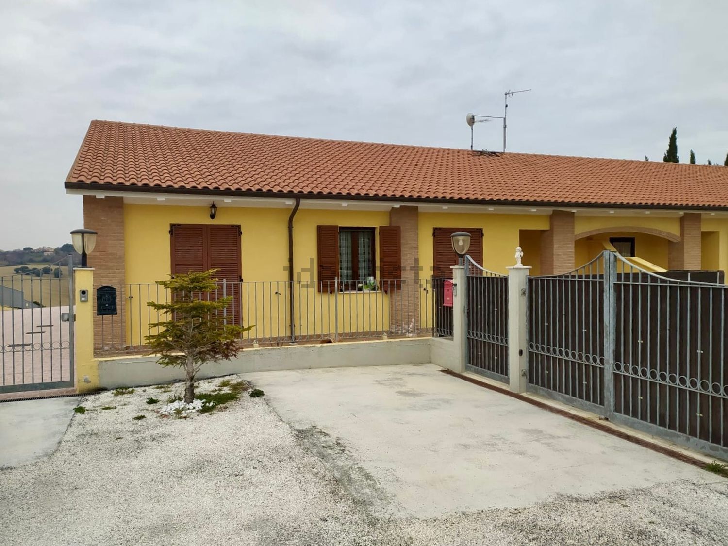 Villetta bifamiliare a Monte San Vito
