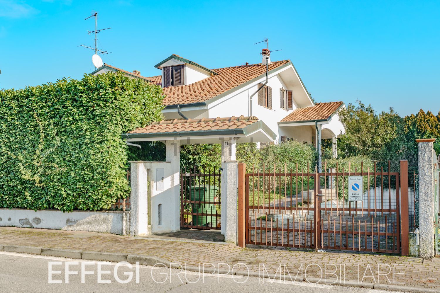 Villetta bifamiliare a Rodano