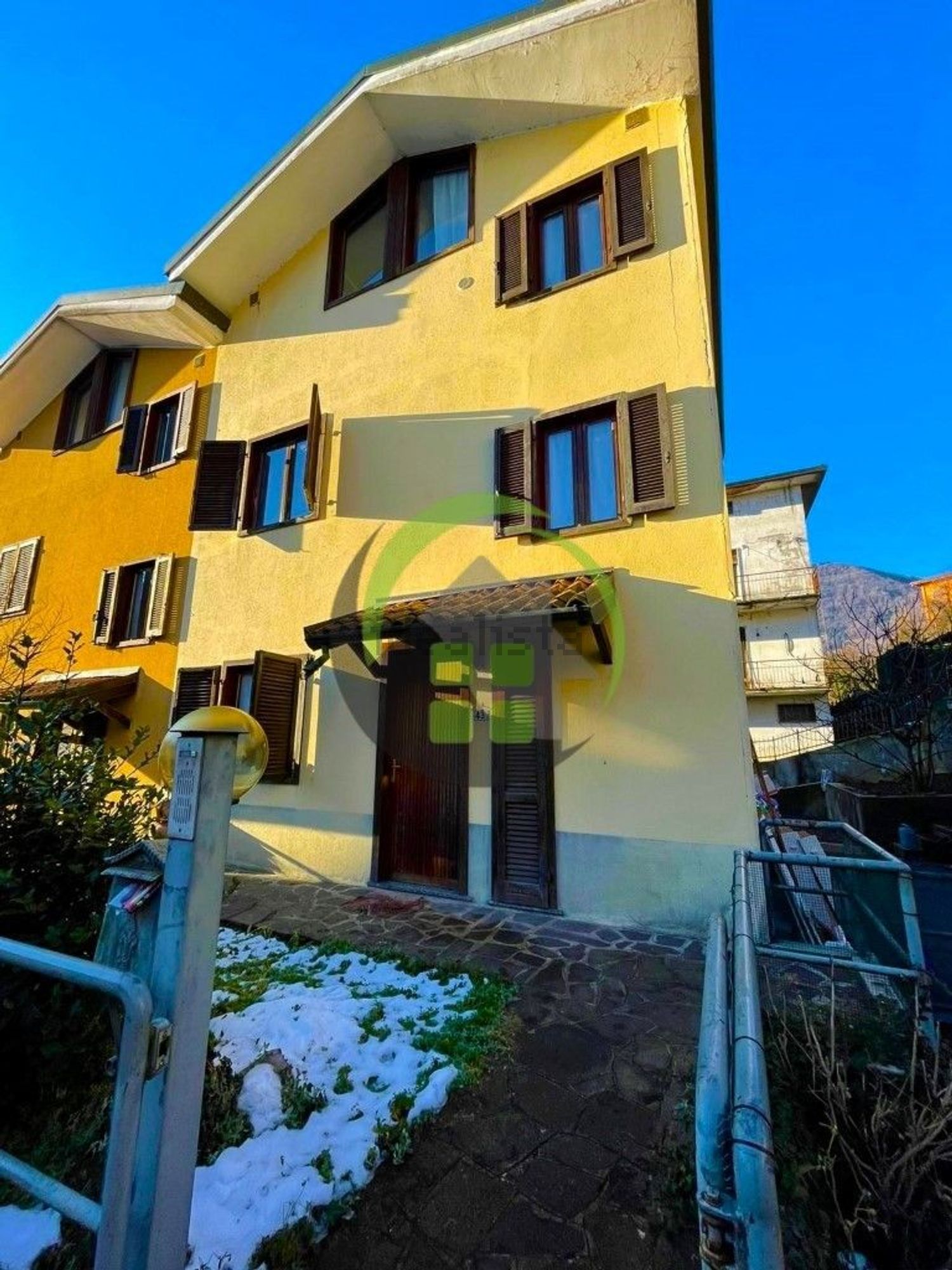 Terraced house in Gazzaniga