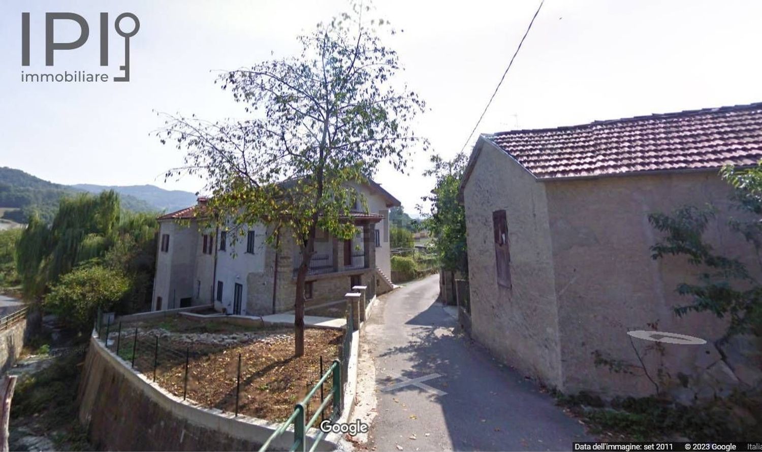 Villetta bifamiliare a Camerana