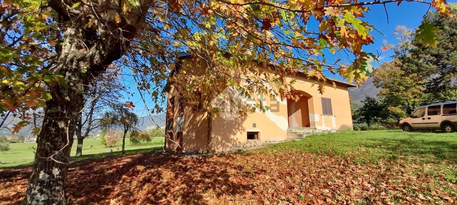 Detached house in Vico nel Lazio