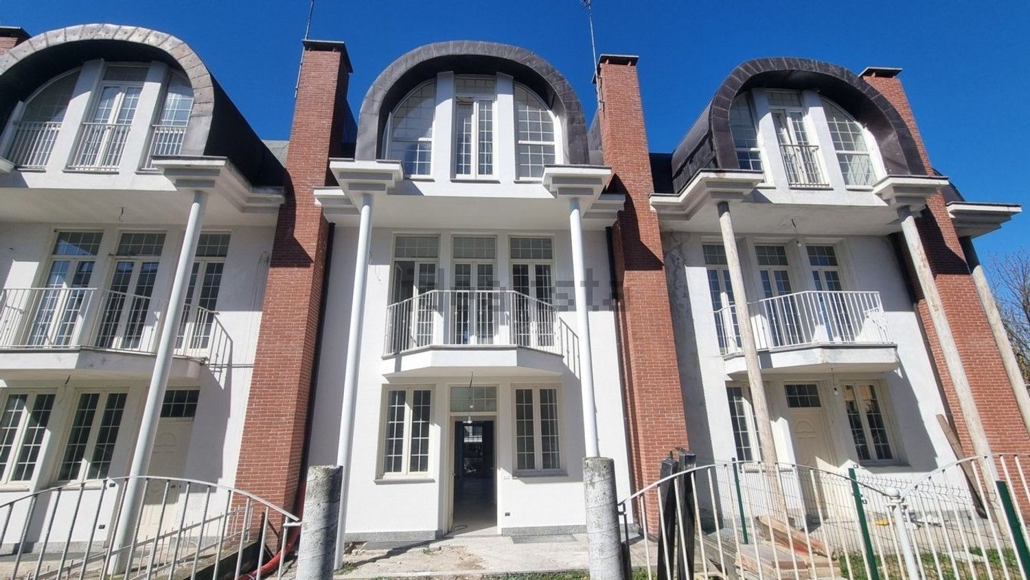 Maison mitoyenne à Cardano al Campo