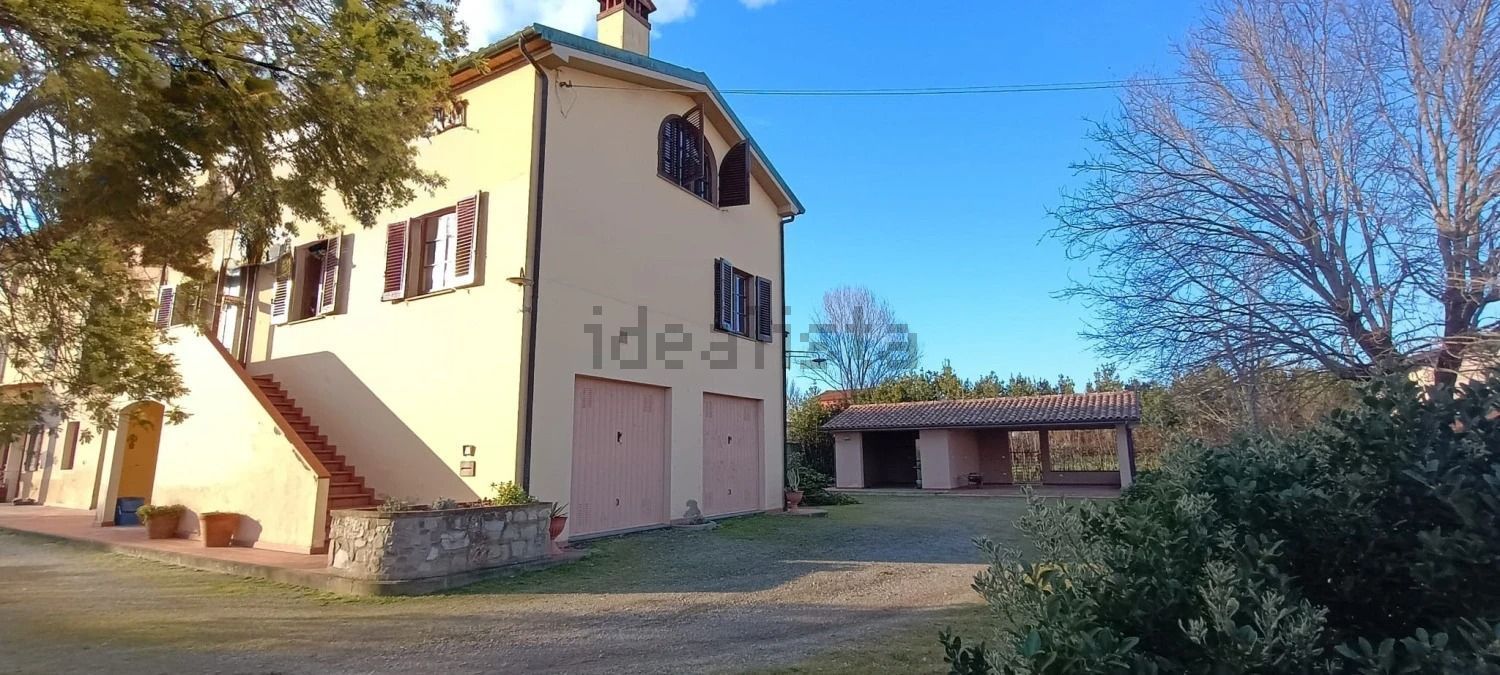 Semi-detached house in Porcari