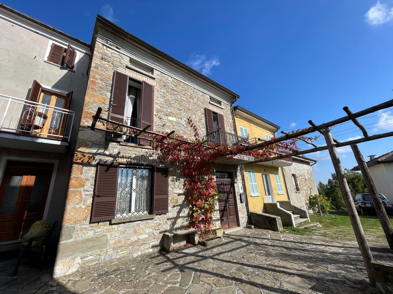 Maison de village à Bardi