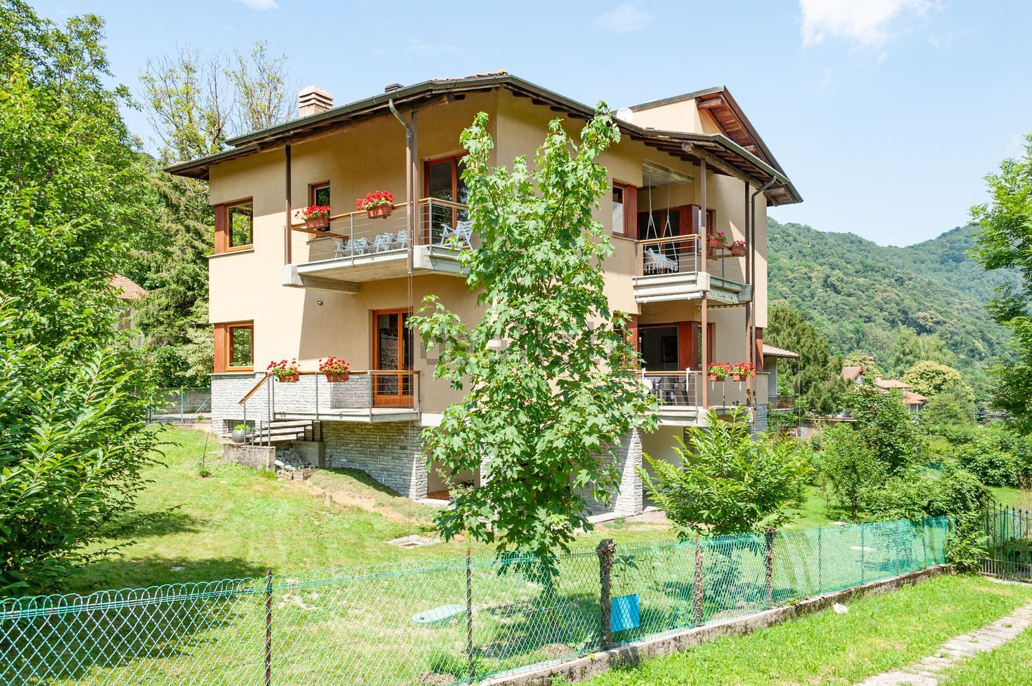 Frei stehendes Haus in Laveno Mombello