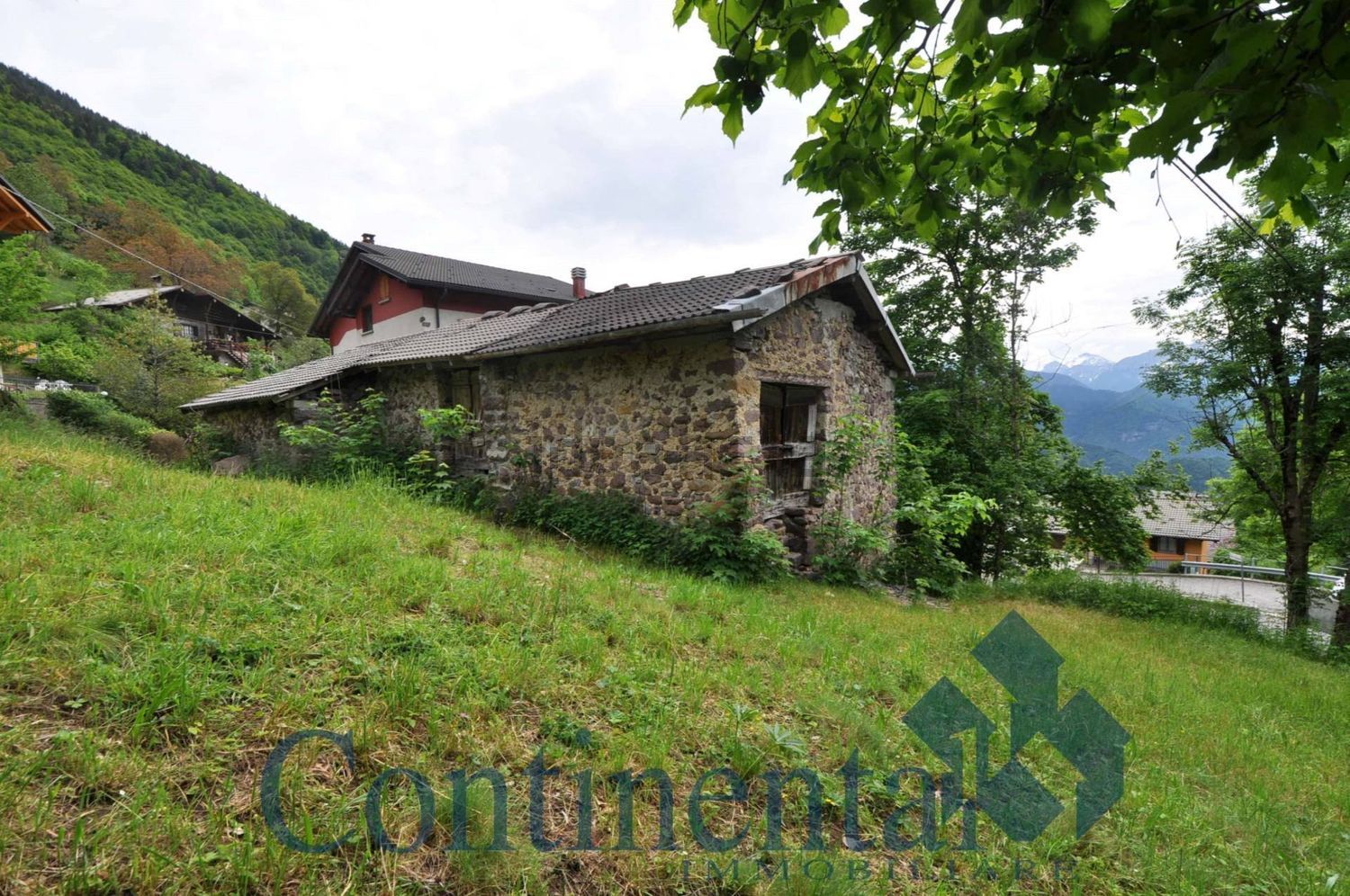 Rustici e casali a Cusio