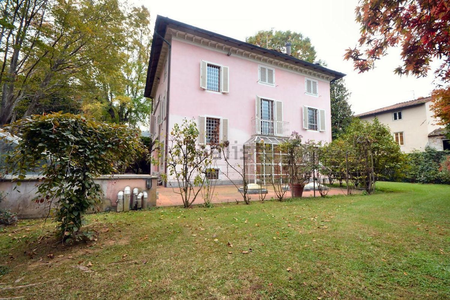 Case e ville a Area Sant'Anna - San Donato, Lucca