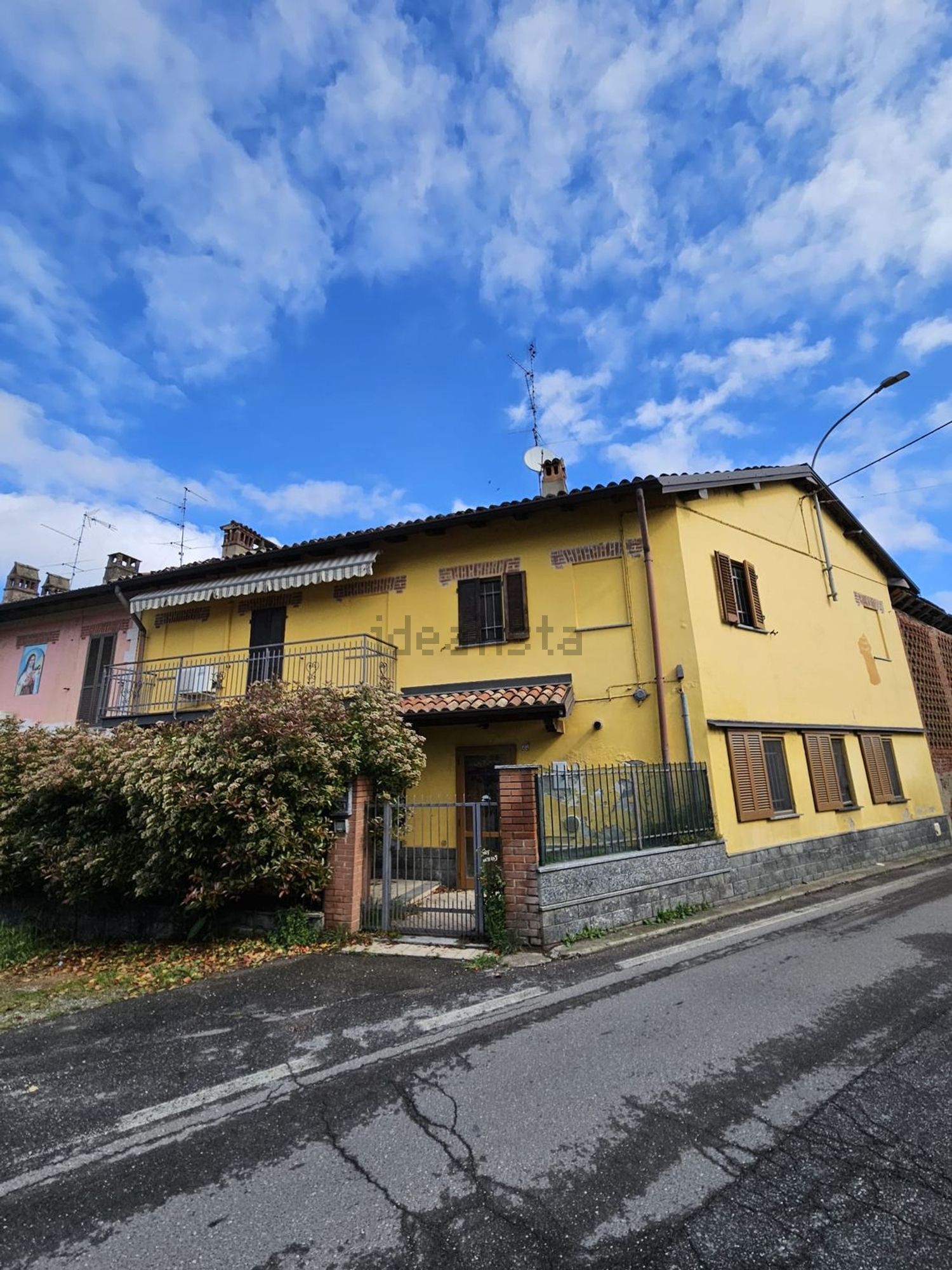 Terraced house in Linarolo