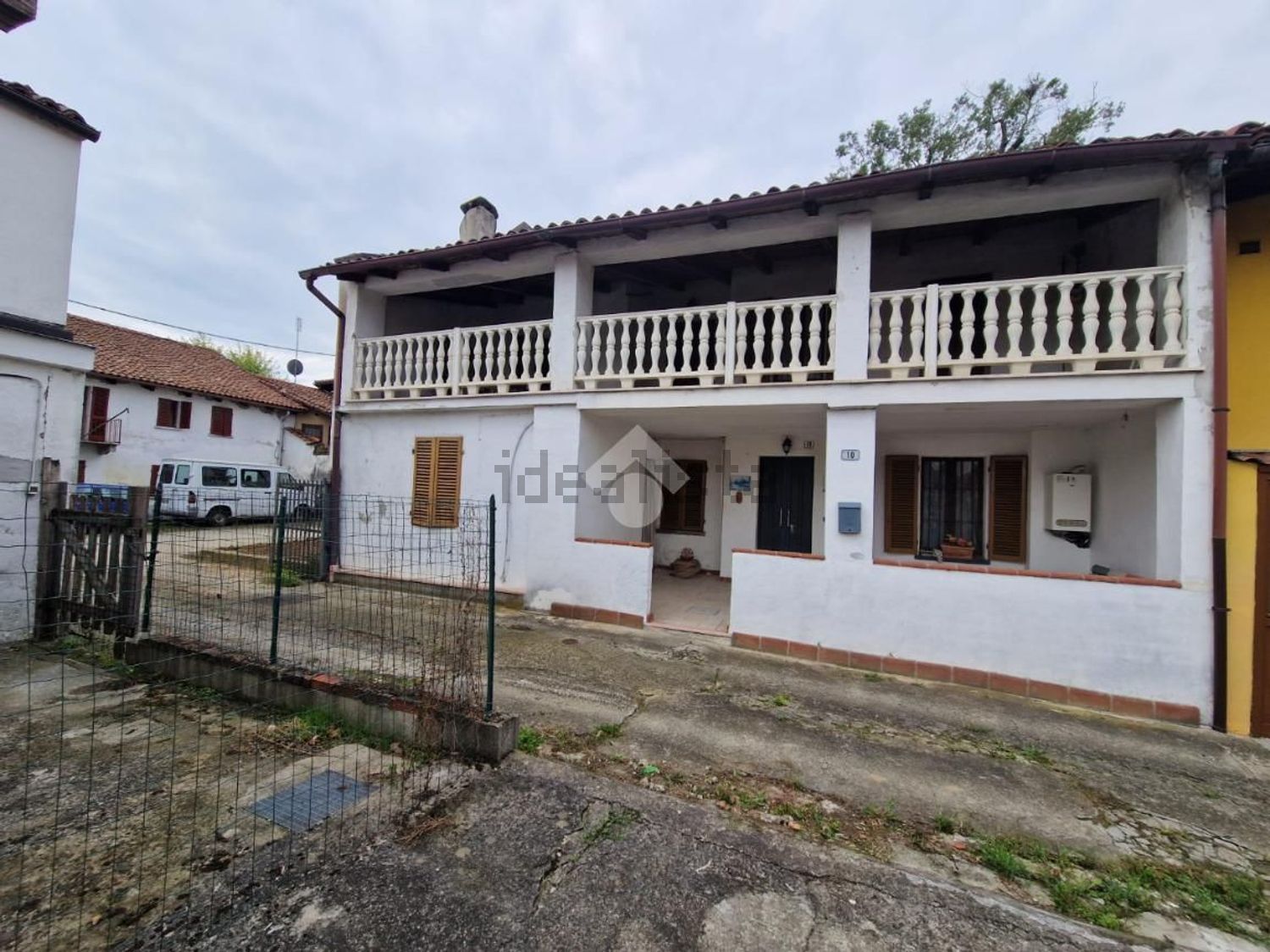Country homes in Valfenera