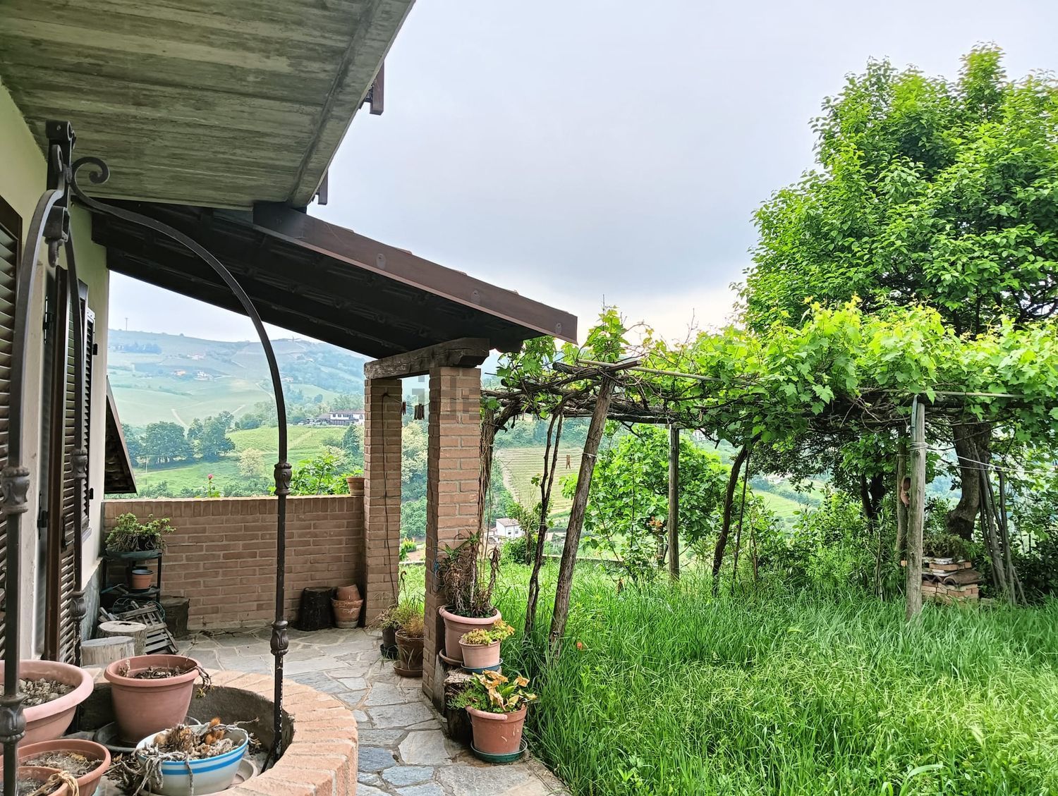 Rustici e casali a Neive