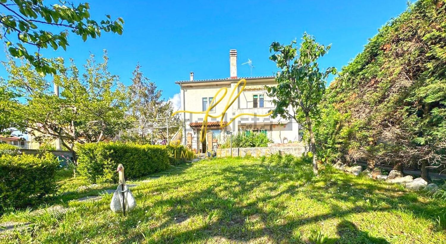 Terraced house in Montescudaio