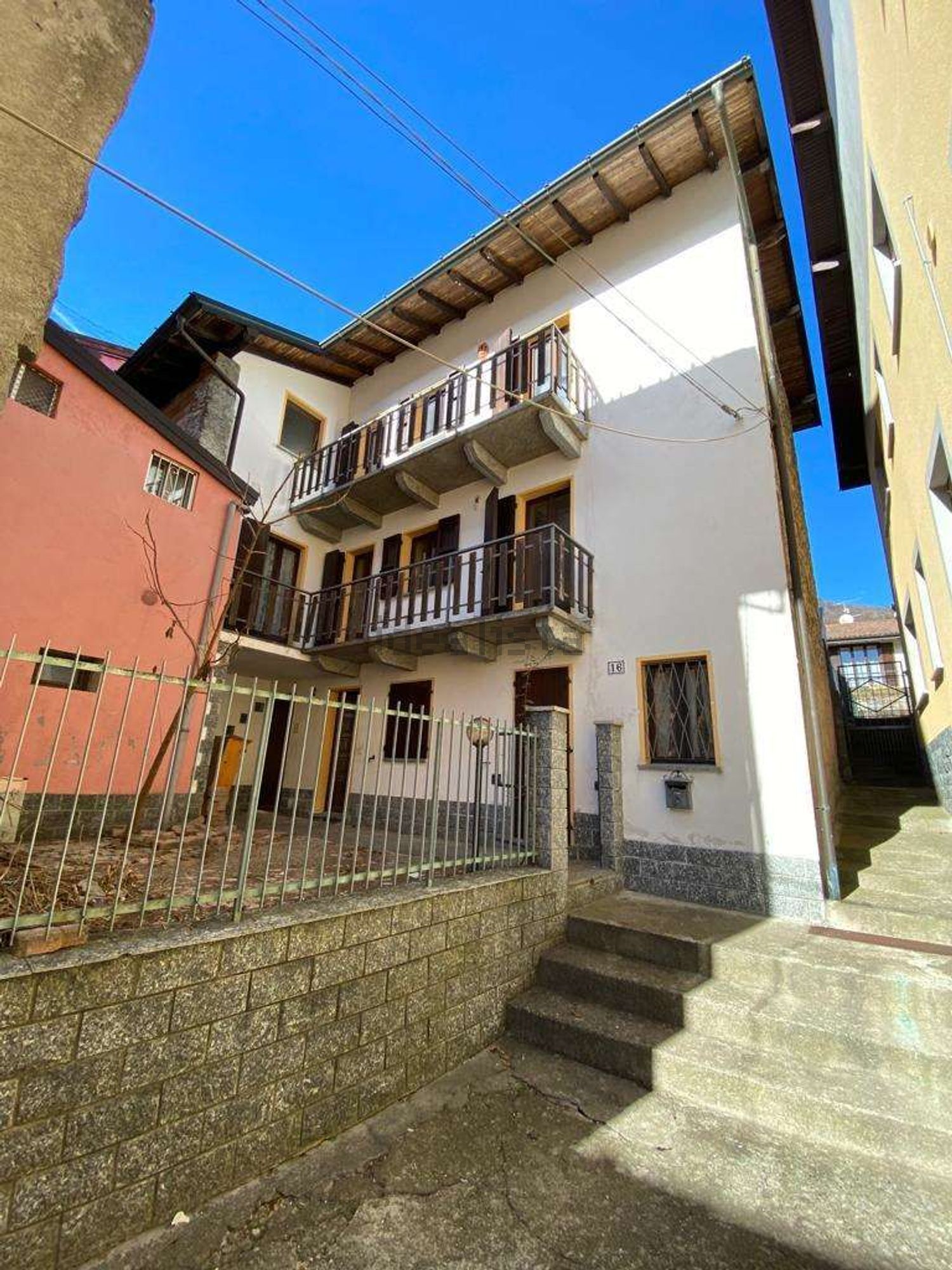 Villetta bifamiliare a Cugliate Fabiasco