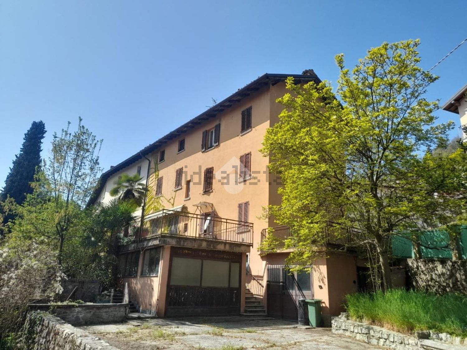 Villetta bifamiliare a Longone al Segrino