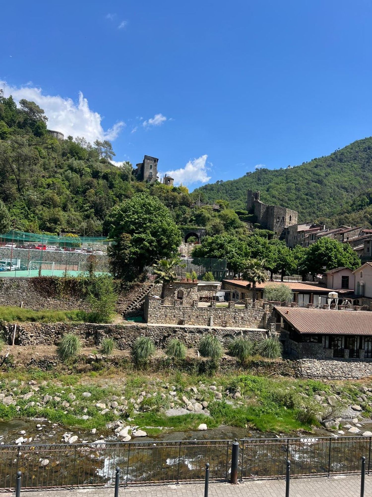 Wohnung in Isolabona