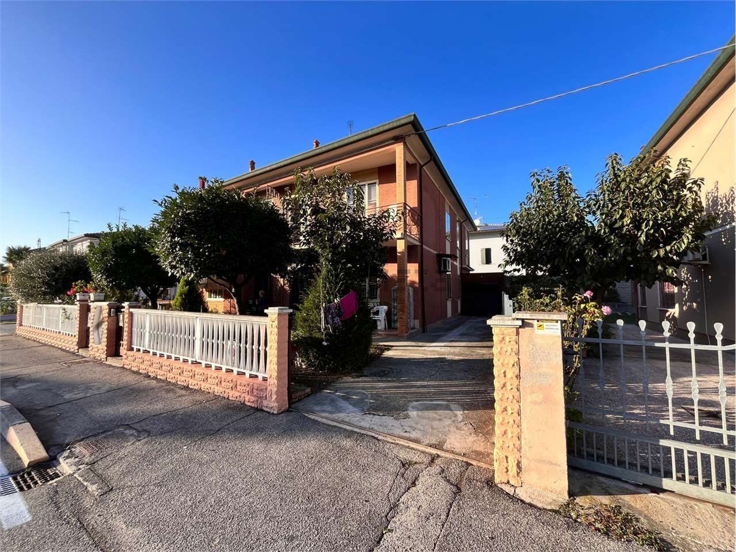 Semi-detached house in Tresignana