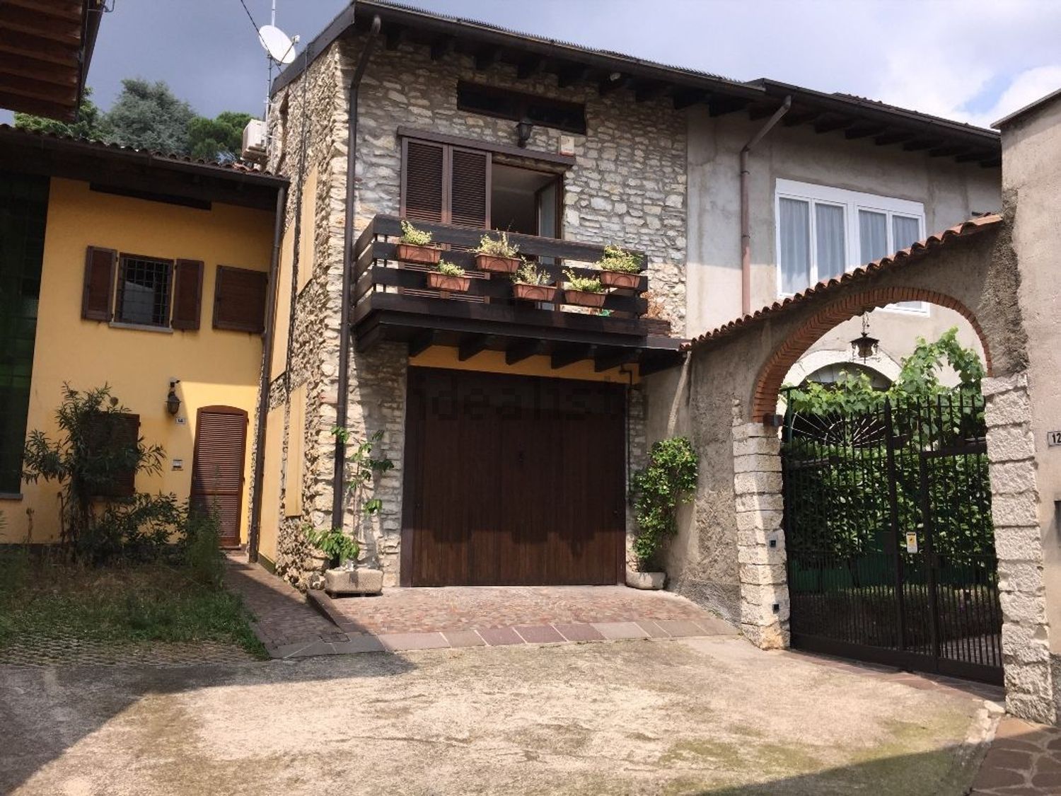 Detached house in Cenate Sotto