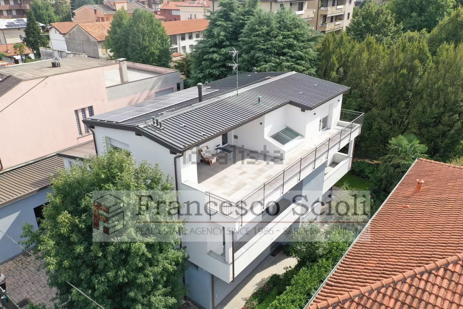 Detached house in Saronno